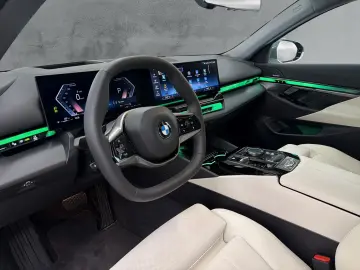 BMW 520 i Limousine LMR 19'' Park Assistant HUD Navi
