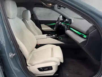 BMW 520 i Limousine LMR 19'' Park Assistant HUD Navi