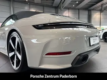 PORSCHE 992 911 Carrera Cabrio Sportabgas Surround View