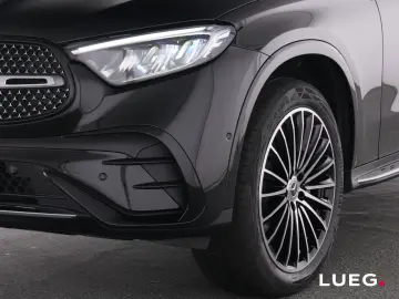 MERCEDES-BENZ GLC 300 de 4M AMG NavP Pano LED 20&apo…