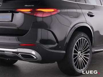 MERCEDES-BENZ GLC 300 de 4M AMG NavP Pano LED 20&apo…