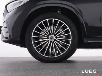 MERCEDES-BENZ GLC 300 de 4M AMG NavP Pano LED 20&apo…