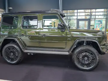 Mercedes-Benz G 63 AMG 4x4² manufaktur  wood floor First 40