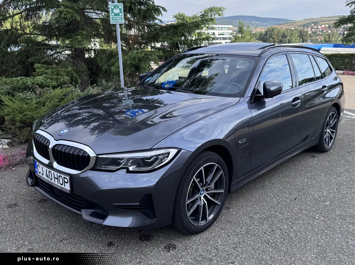 BMW 330e xDrive  Aut  Sport  Pano  8x roți originale  Cârlig