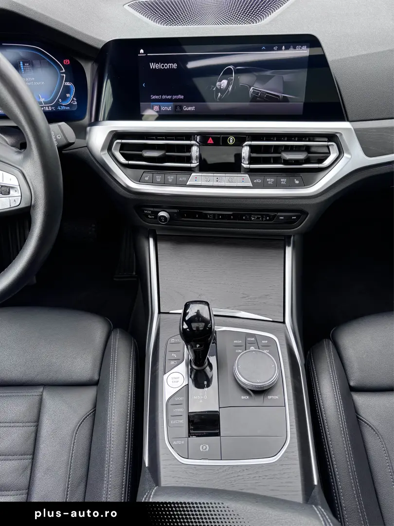 BMW 330e xDrive  Aut  Sport  Pano  8x roți originale  Cârlig