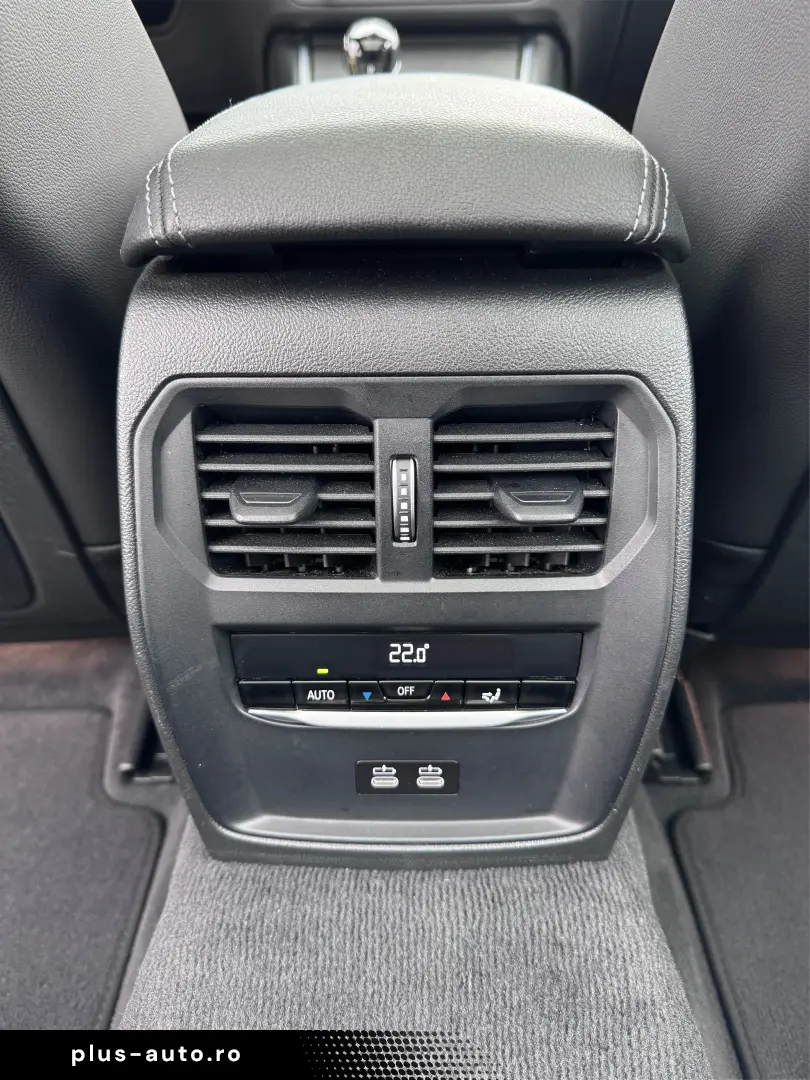 BMW 330e xDrive  Aut  Sport  Pano  8x roți originale  Cârlig