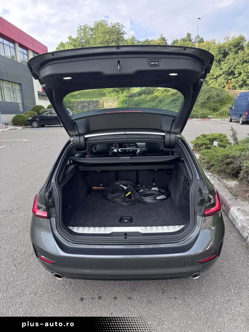 BMW 330e xDrive  Aut  Sport  Pano  8x roți originale  Cârlig