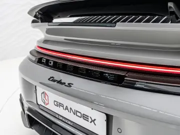 Porsche 992 911 Turbo S Lift Carbon Burmester Braun Int.