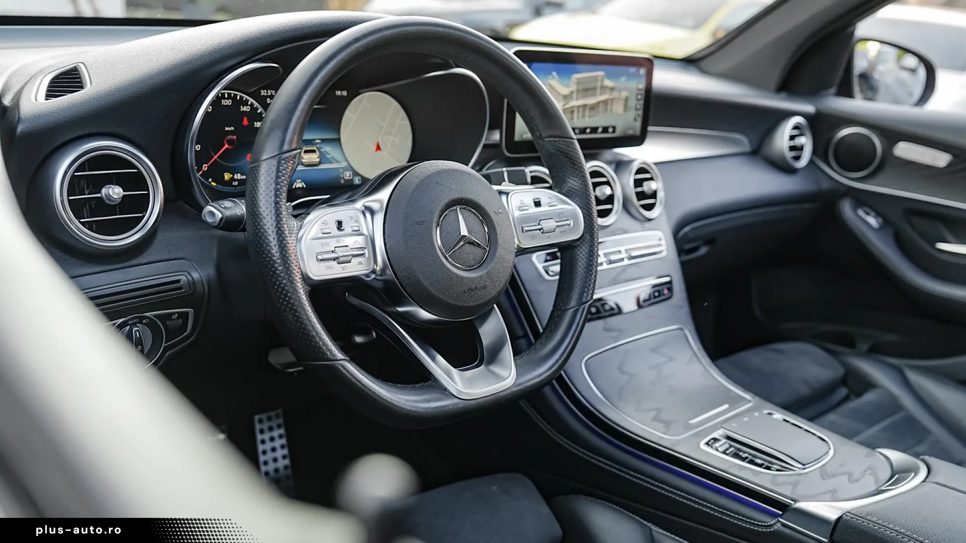 Mercedes-Benz GLC 300 4MATIC 9G-TRONIC AMG Line