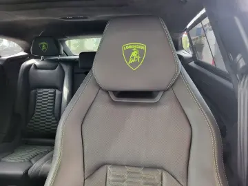 LAMBORGHINI Urus S Pano Massage 23´ Carbon B&O