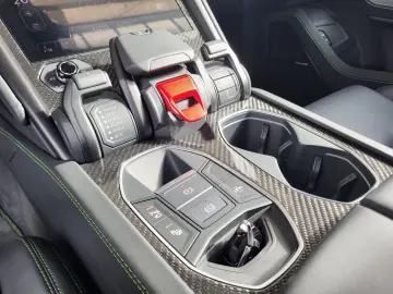 LAMBORGHINI Urus S Pano Massage 23´ Carbon B&O