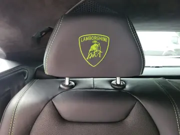 LAMBORGHINI Urus S Pano Massage 23´ Carbon B&O