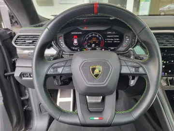 LAMBORGHINI Urus S Pano Massage 23´ Carbon B&O