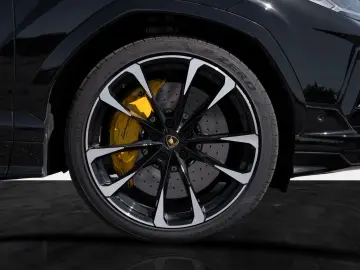 LAMBORGHINI Urus S Panoramic Roof