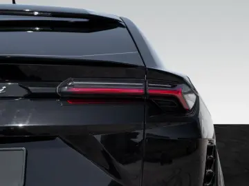 LAMBORGHINI Urus S Panoramic Roof