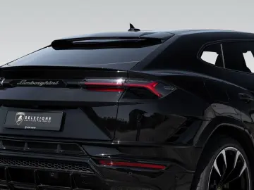 LAMBORGHINI Urus S Panoramic Roof