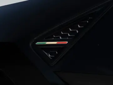 LAMBORGHINI Urus S Panoramic Roof
