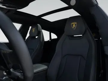 LAMBORGHINI Urus S Panoramic Roof