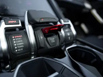 LAMBORGHINI Urus S Panoramic Roof