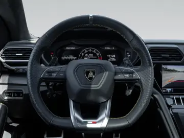 LAMBORGHINI Urus S Panoramic Roof