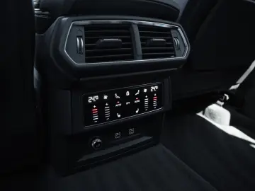 LAMBORGHINI Urus S Panoramic Roof