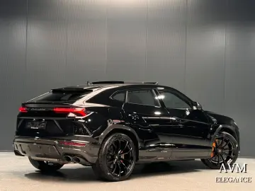 LAMBORGHINI Urus 4.0 V8 2023 CARBON PACK