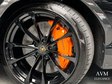 LAMBORGHINI Urus 4.0 V8 2023 CARBON PACK