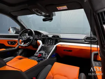 LAMBORGHINI Urus 4.0 V8 2023 CARBON PACK