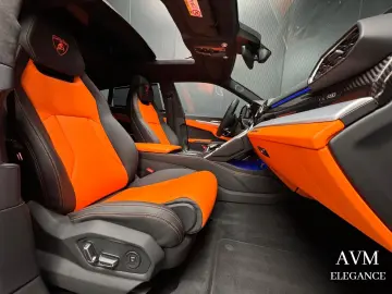 LAMBORGHINI Urus 4.0 V8 2023 CARBON PACK