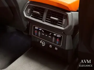 LAMBORGHINI Urus 4.0 V8 2023 CARBON PACK