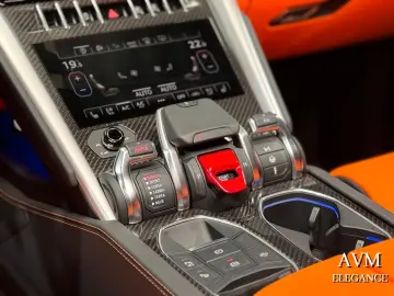 LAMBORGHINI Urus 4.0 V8 2023 CARBON PACK