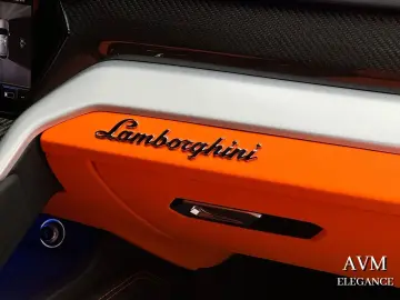 LAMBORGHINI Urus 4.0 V8 2023 CARBON PACK