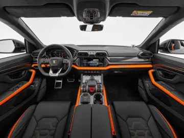 LAMBORGHINI Urus SE
