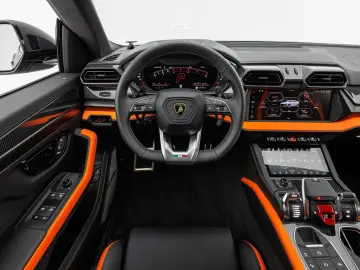 LAMBORGHINI Urus SE