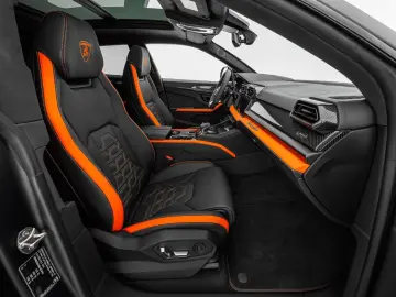 LAMBORGHINI Urus SE