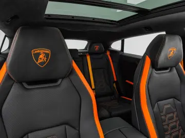 LAMBORGHINI Urus SE
