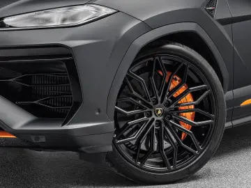 LAMBORGHINI Urus SE