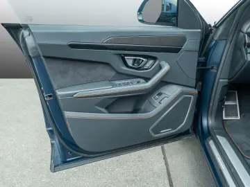 LAMBORGHINI Urus S Blu Lacus Matt