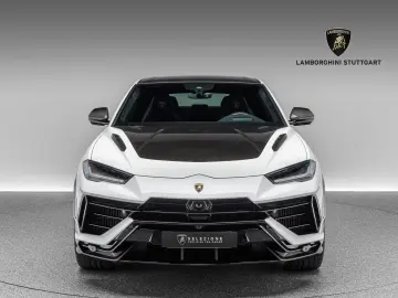 LAMBORGHINI Urus Performante