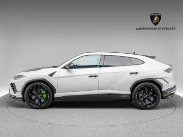LAMBORGHINI Urus Performante