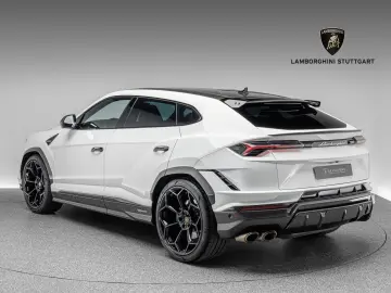 LAMBORGHINI Urus Performante