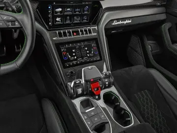 LAMBORGHINI Urus Performante