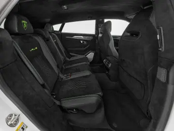 LAMBORGHINI Urus Performante