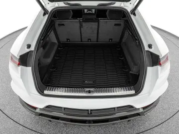 LAMBORGHINI Urus Performante