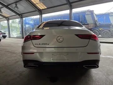Mercedes Benz CLA250e - plug in hybrid - AMG Line