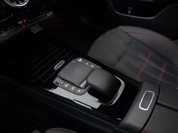 Mercedes Benz CLA250e - plug in hybrid - AMG Line