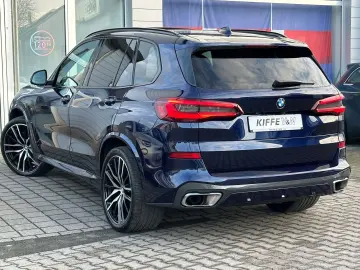 BMW X5 xDrive40d M SPORT PANO KLIMASITZE LASER HUD