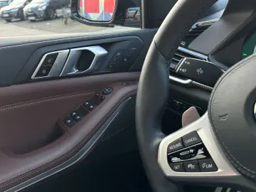 BMW X5 xDrive40d M SPORT PANO KLIMASITZE LASER HUD