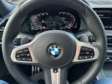 BMW X5 xDrive40d M SPORT PANO KLIMASITZE LASER HUD