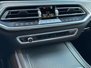 BMW X5 xDrive40d M SPORT PANO KLIMASITZE LASER HUD